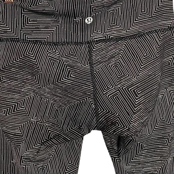 Lululemon Wunder Under Crops Maze Jacquard Size 4 Cropped Leggings Gray - Picture 9 of 9